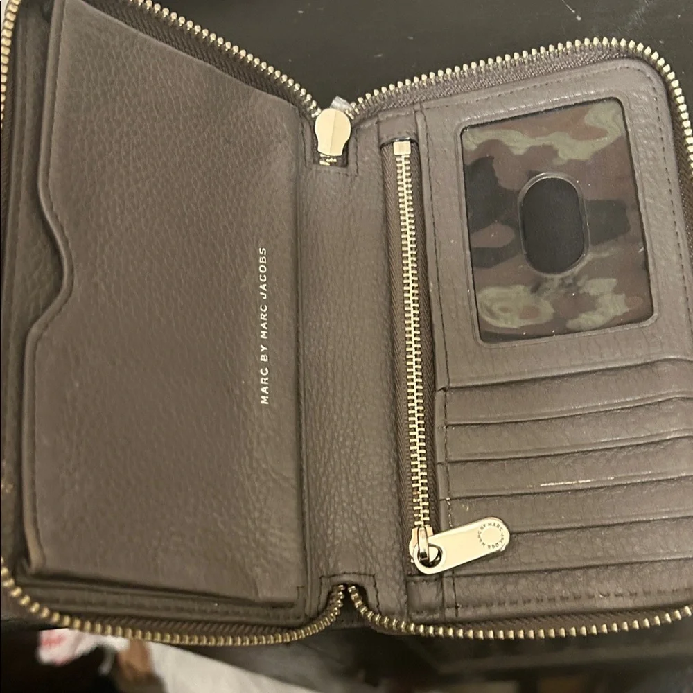 Marc Jacobs Charcoal Leather Wristlet Wallet